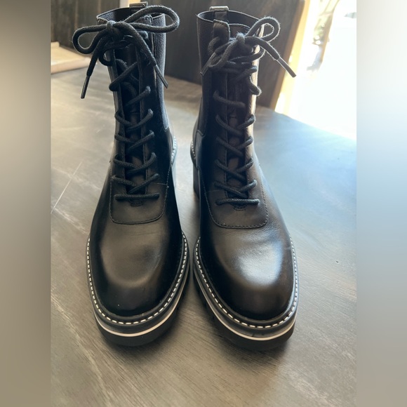 NIB Bernardo Salerno 8.5M Black Leather Lace Up Ankle Boots - Picture 3 of 8